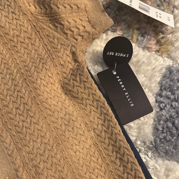 Perry Ellis Set - Picture 2 of 5